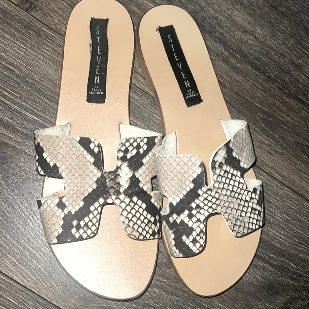 Beautiful  print  sandals
